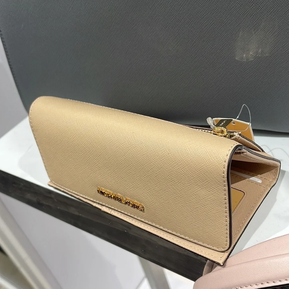 MICHAEL KORS JET SET TRAVEL LARGE TRIFOLD WALLET BUFF COLOR